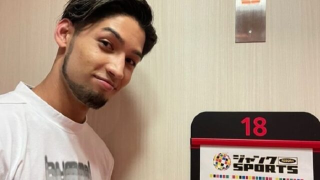 部井久アダム勇樹選手の画像
